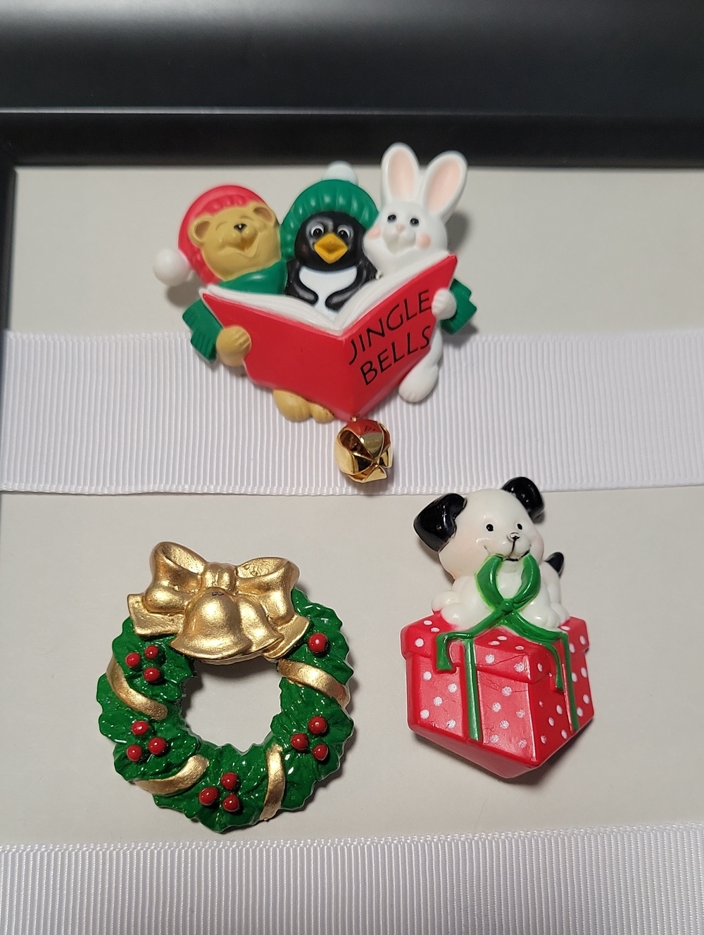 Set of Vintage RUSS And Hallmark Christmas Collectible Pins